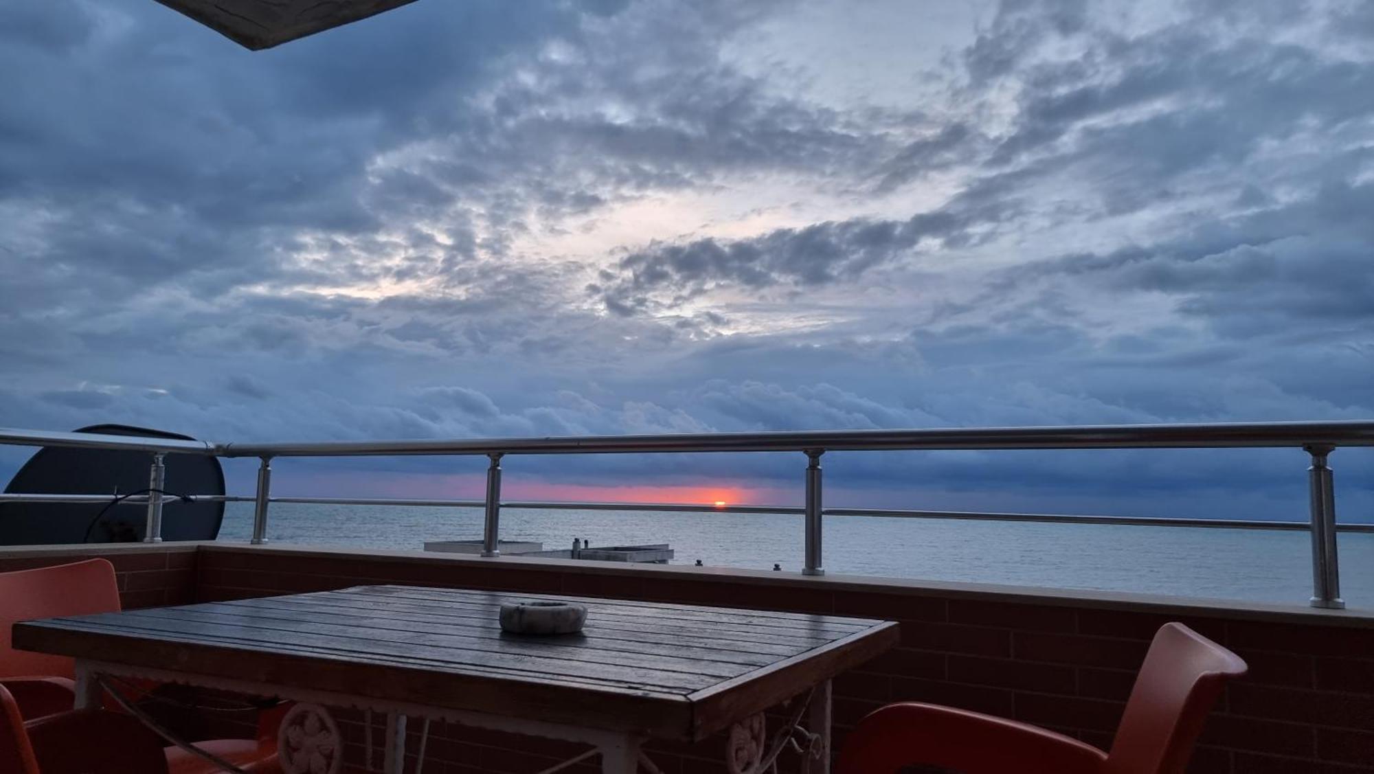 Sunset Seaview Apartment Durres Luaran gambar